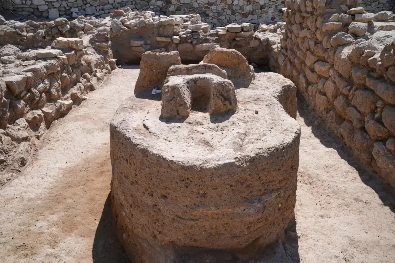 Su altında kalan binlerce yıllık liman üzerinde arkeoloji çalışmaları sürüyor 3