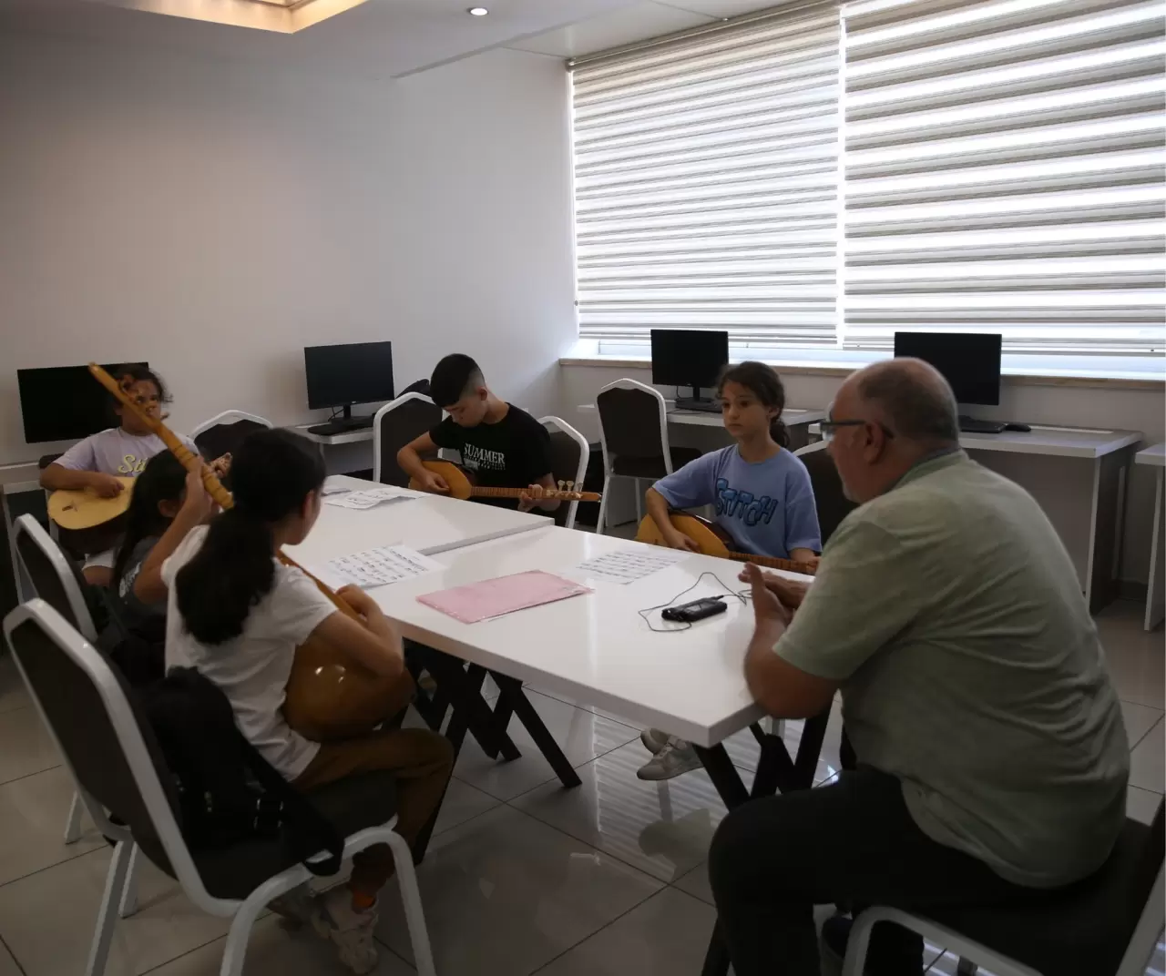 Bilişim ve Teknoloji Atölyesi, 3.500 depremzede öğrencinin yüzünü güldürdü 5