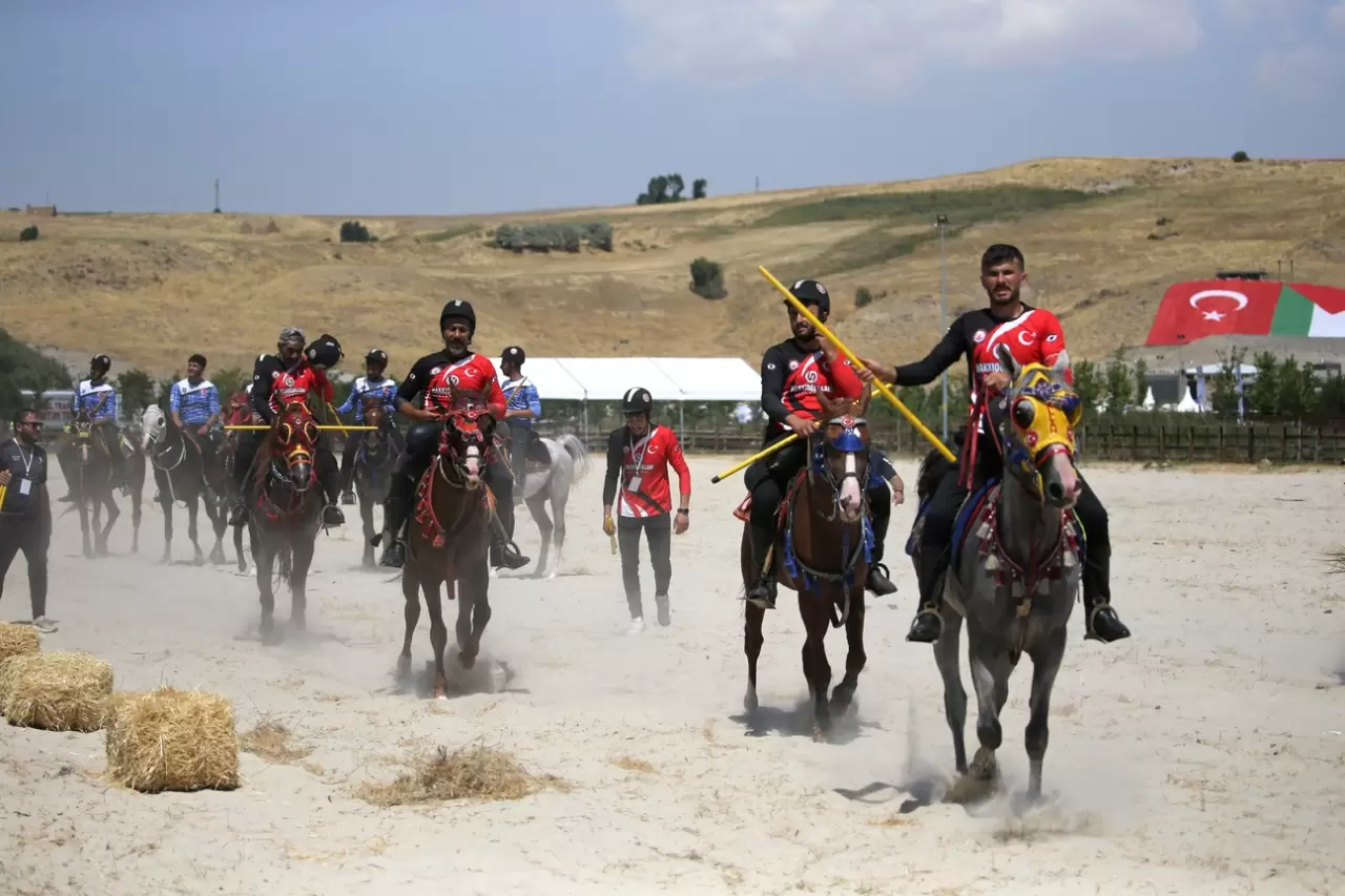 Malazgirt Zaferi kutlamalarında cirit şöleni 13