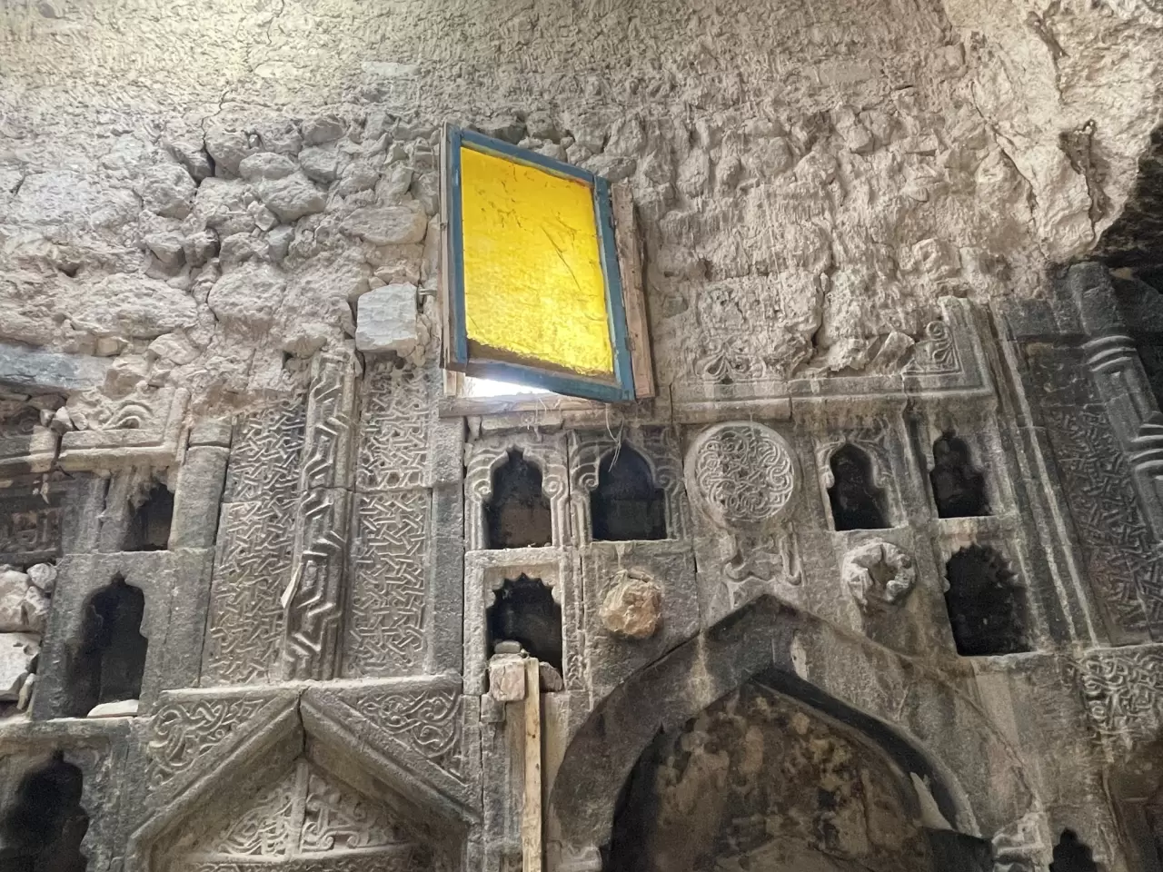 Odunluğun altında 6 asırlık ibadethane keşfedildi 4