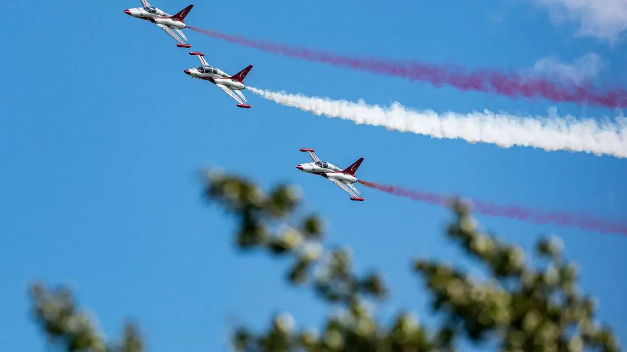 Türk Yıldızları Çekya’da zirveye uçtu! Büyük ödül Türkiye’nin! 1