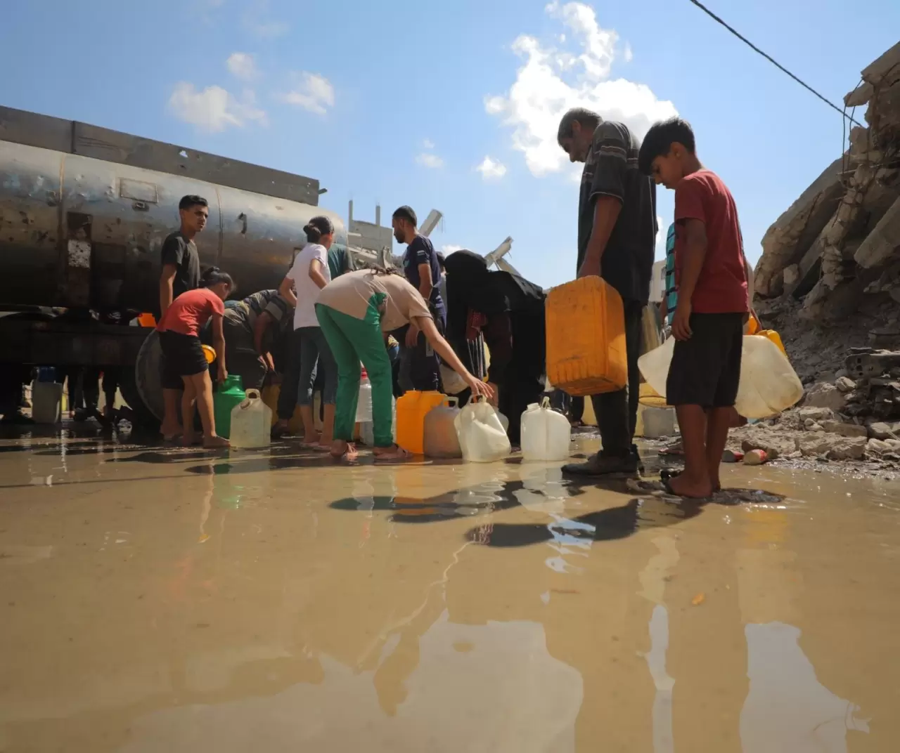 Gazze’de su krizi ve abluka binlerce Filistinliyi zor durumda bıraktı 8