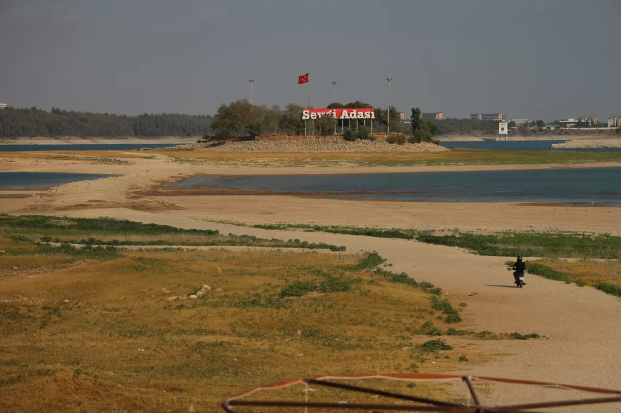 Kuraklık 'sevgi yolu'nu ortaya çıkarttı 5