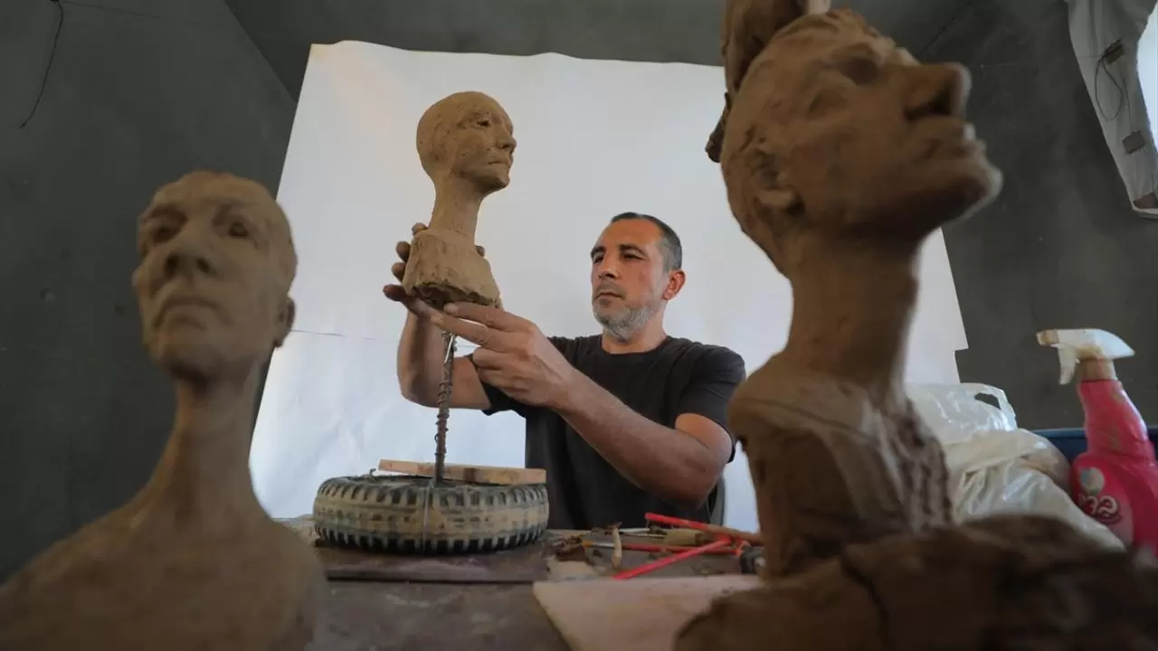 Acıyı sanata dönüştürdü! Gazzeli heykeltıraş Filistin’in sessiz çığlığını anlatıyor 13