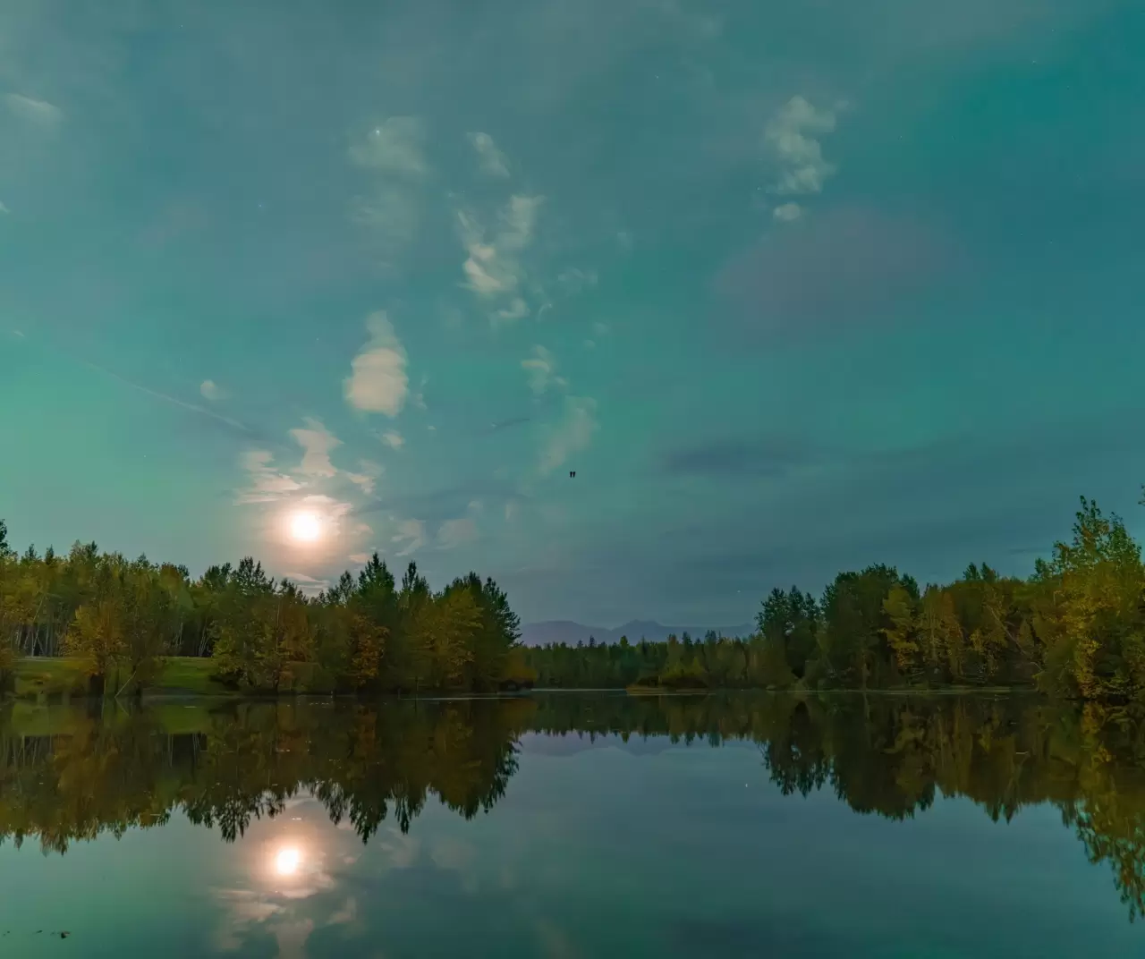 Alaska semalarında büyüleyici kuzey ışıkları gösterisi 5