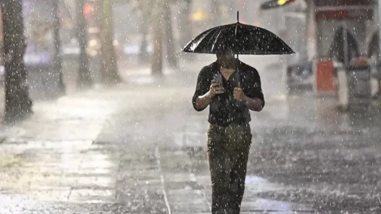 Meteoroloji uyardı! 24 ilde kuvvetli sağanak ve fırtına! 15