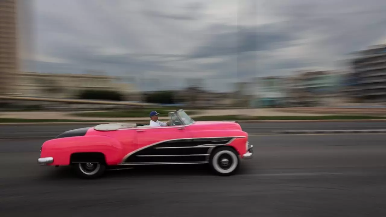 Küba’da zamanı durduran arabalar 8