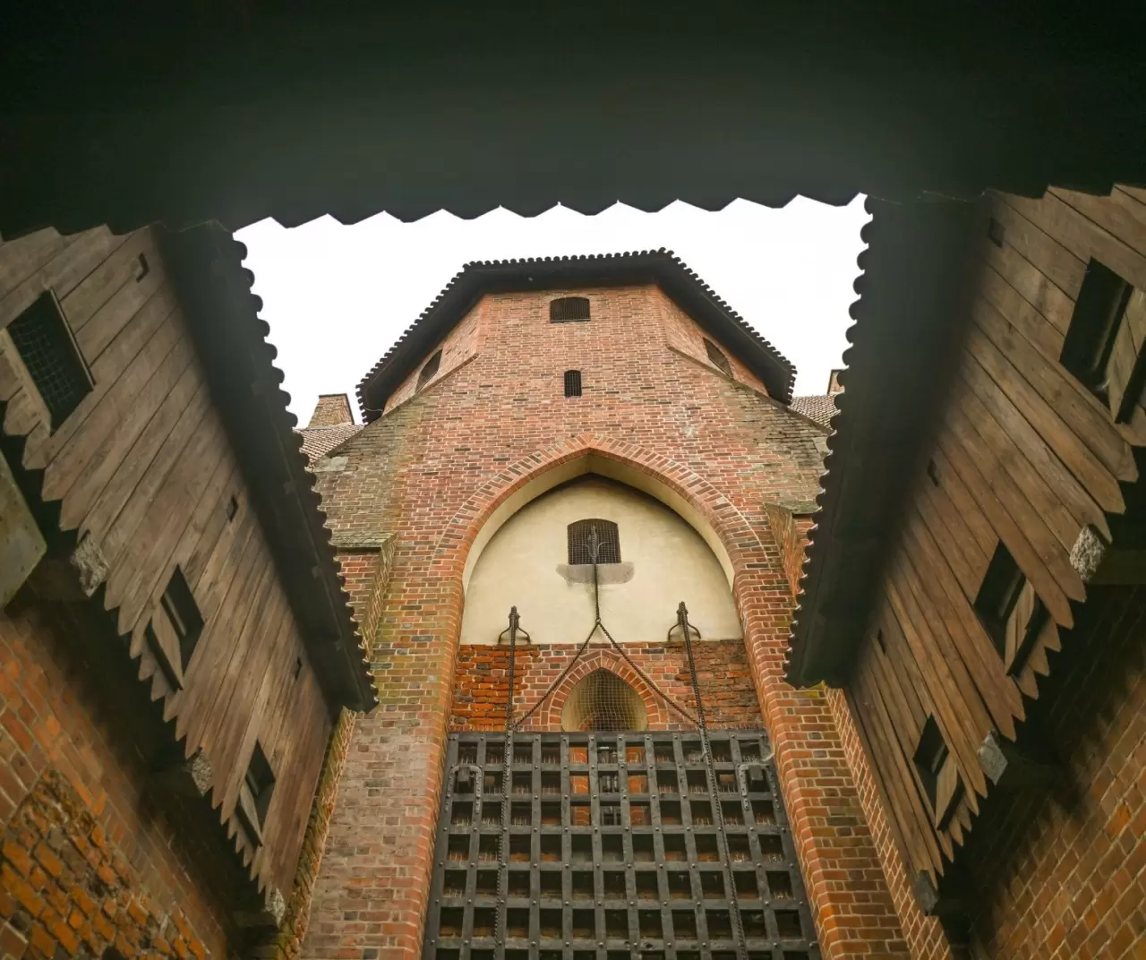 Dünyanın en büyük kalesi Malbork, UNESCO listesinde parlıyor 16