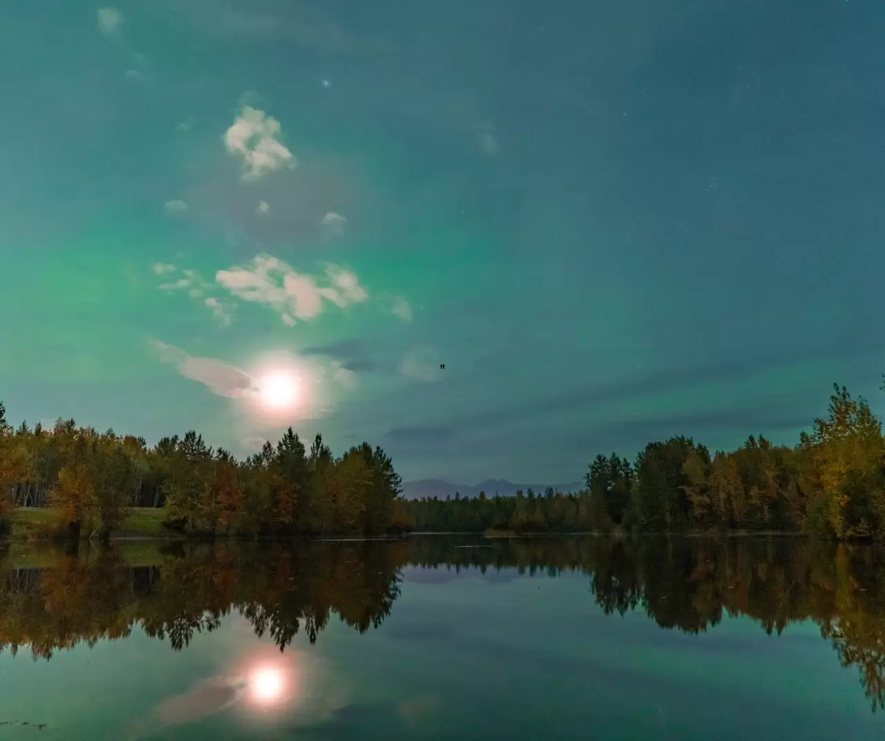 Alaska semalarında büyüleyici kuzey ışıkları gösterisi 9