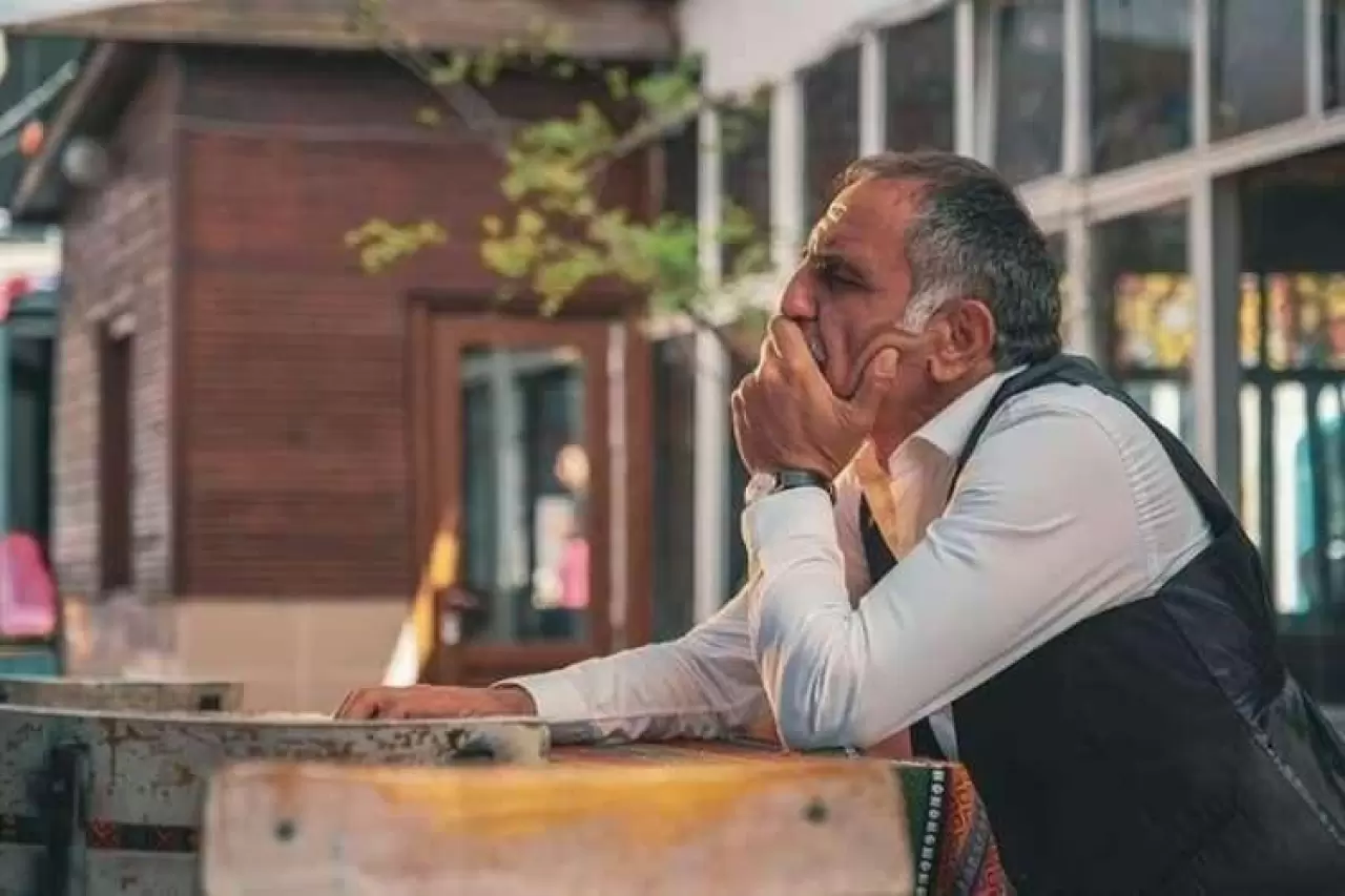 Kurtlar Vadisi'nin Memati'si Gürkan Uygun'un fındık toplarken görüntülendi 3