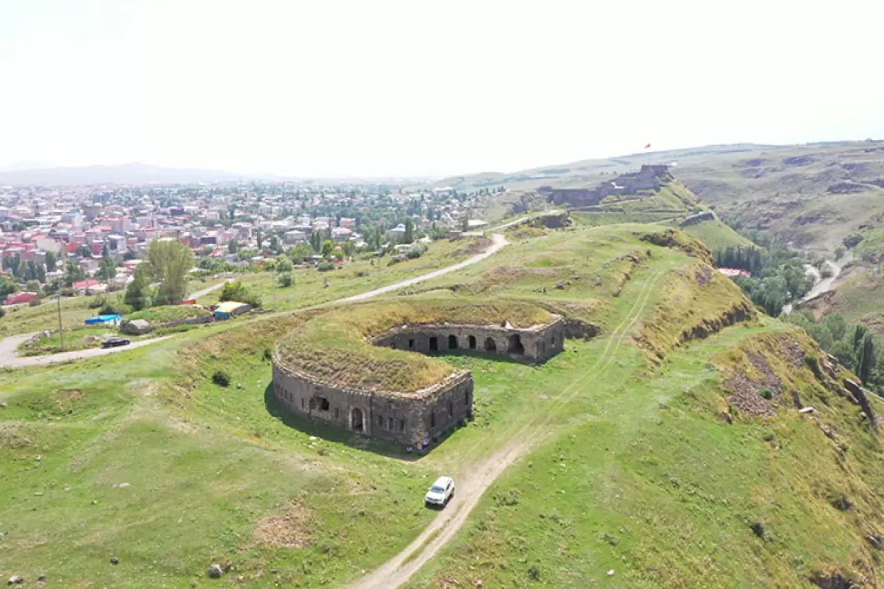 At nalı şeklindeki eşsiz tabya: Kars turizmine kazandırılacak 5