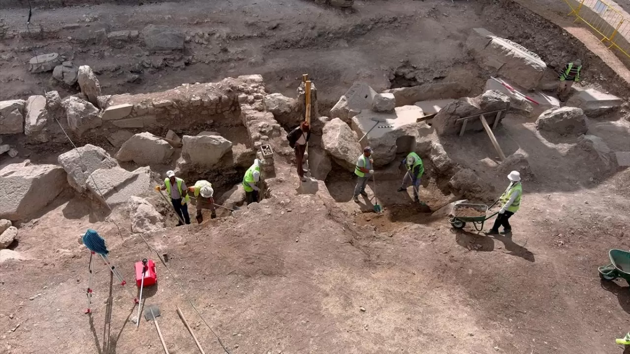 Aizanoi’nin gizemi çözülüyor: Restorasyonda kullanılacak tarihi kalıntılar ortaya çıkarıldı 4