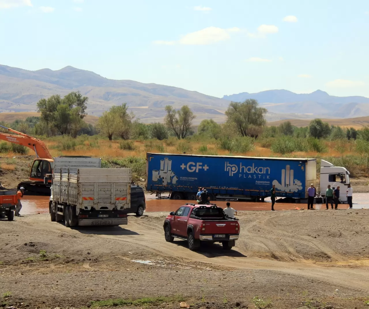 Sivas’ta kuma saplanan saman yüklü tır 2 gün sonra kurtarıldı 5