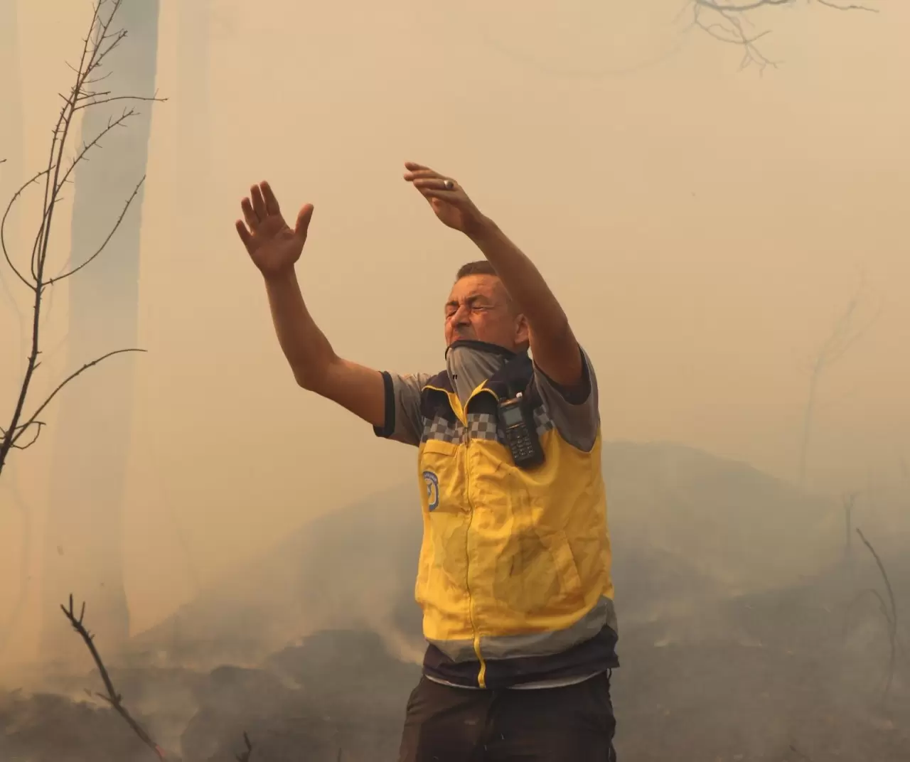 Suriye’nin Bayır - Bucak bölgesinde orman yangını: 3 itfaiyeci yaralandı 7
