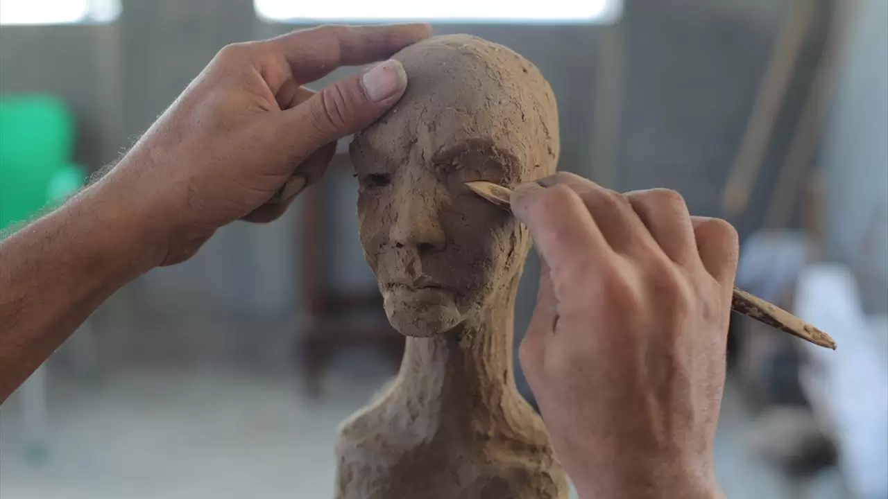 Acıyı sanata dönüştürdü! Gazzeli heykeltıraş Filistin’in sessiz çığlığını anlatıyor 8