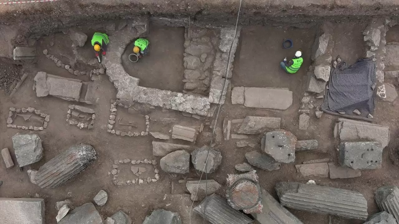 Aizanoi’nin gizemi çözülüyor: Restorasyonda kullanılacak tarihi kalıntılar ortaya çıkarıldı 8