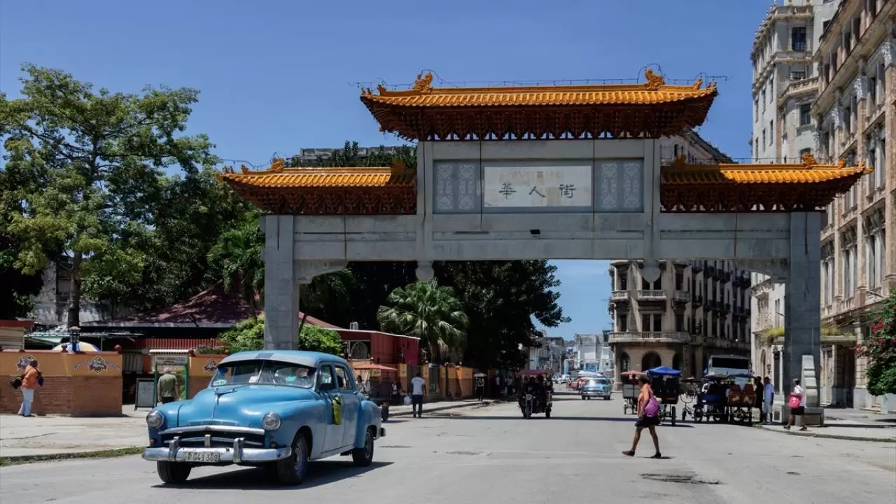 Küba’da zamanı durduran arabalar 4