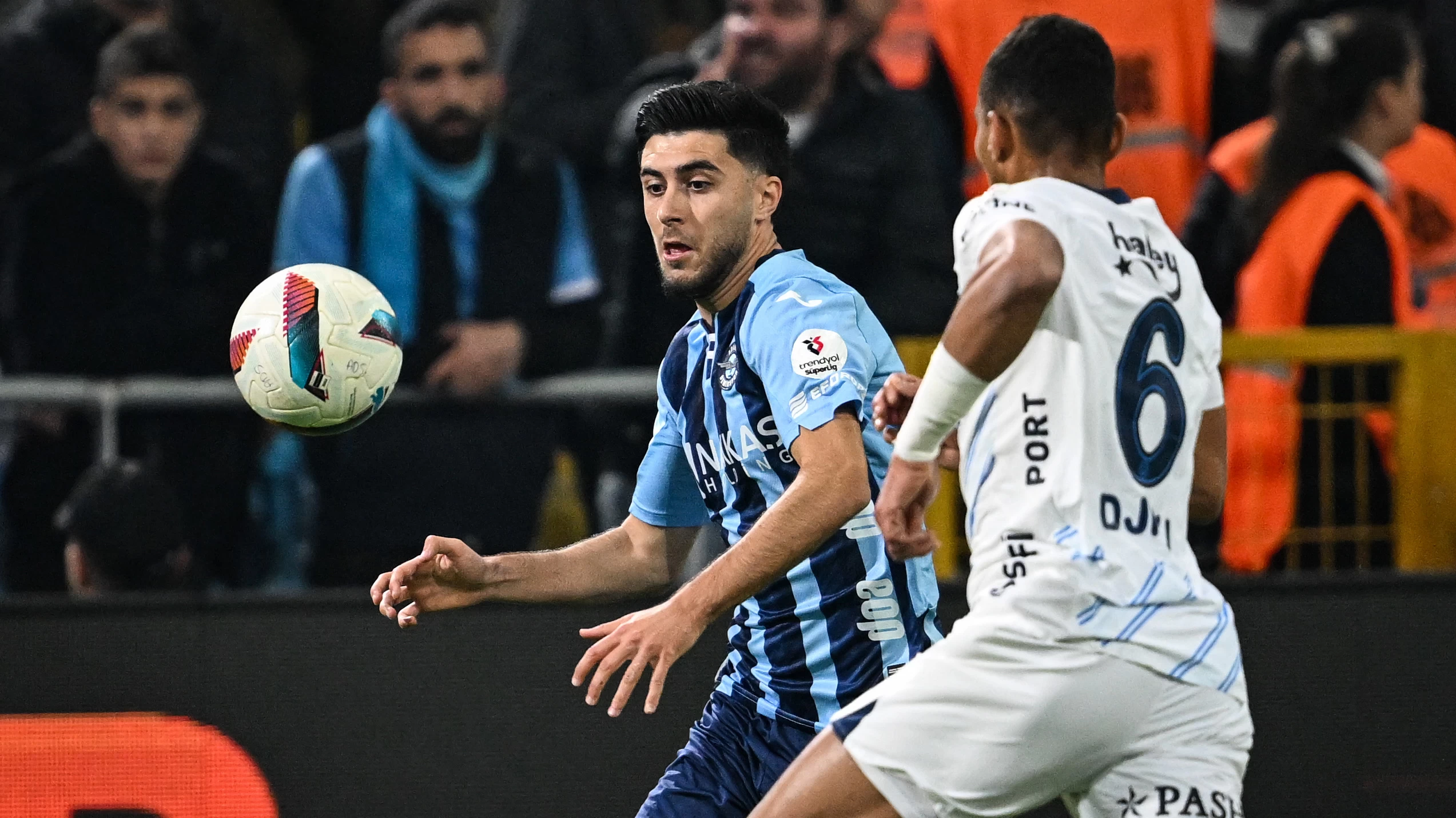 Fenerbahçe zirveyle farkı 6'ya indirdi! 4