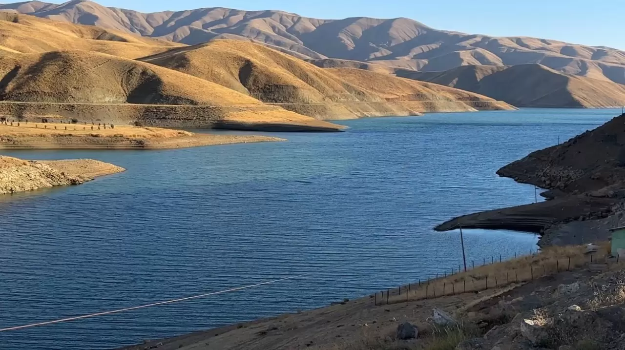 Hakkari’de Dilimli Barajı’nda su seviyesi 10 metre düştü: Kuraklık alarm veriyor 1