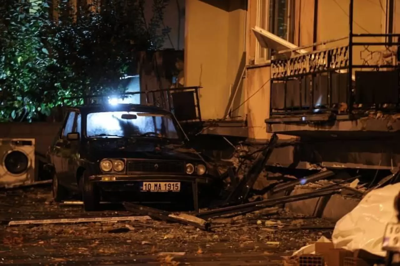 Balıkesir Sındırgı'daki depremin boyutu gün ağarınca ortaya çıktı 16