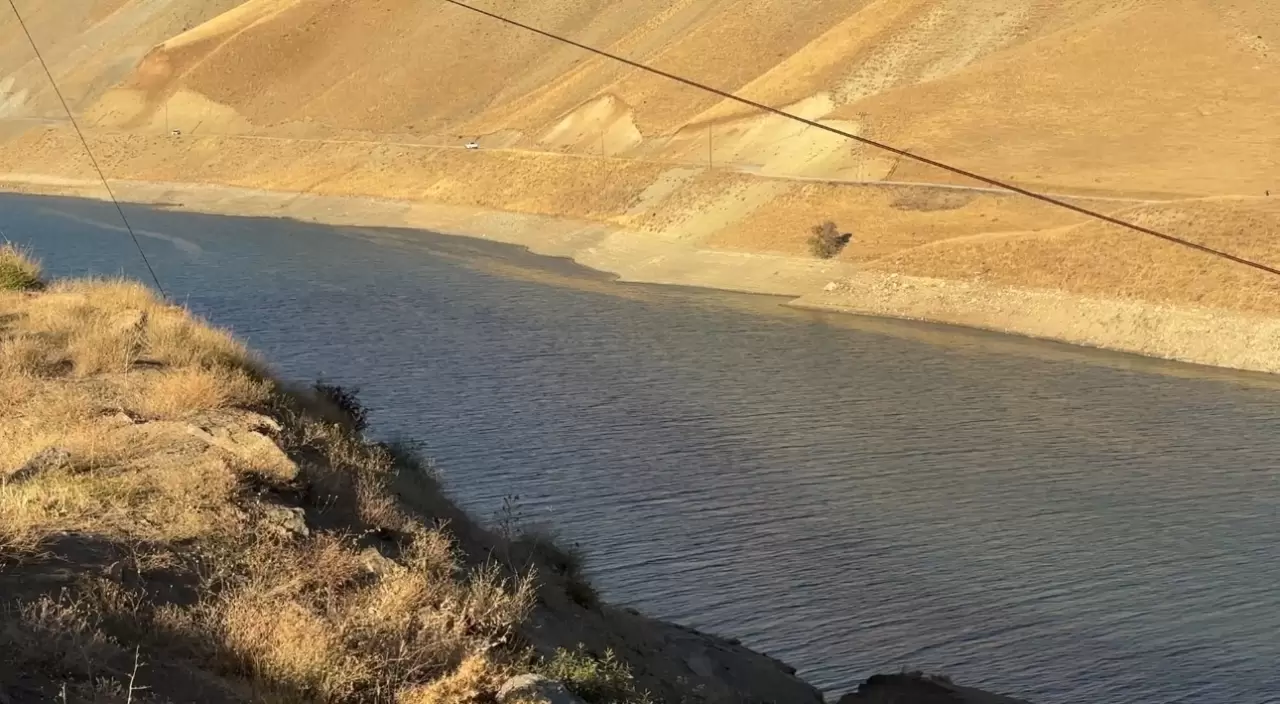 Hakkari’de Dilimli Barajı’nda su seviyesi 10 metre düştü: Kuraklık alarm veriyor 7