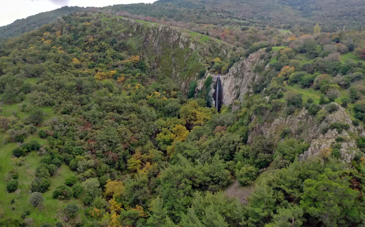 Sonbaharın renk cümbüşü: Yunt Dağları ve Türkmen Şelaleleri doğaseverleri bekliyor 5