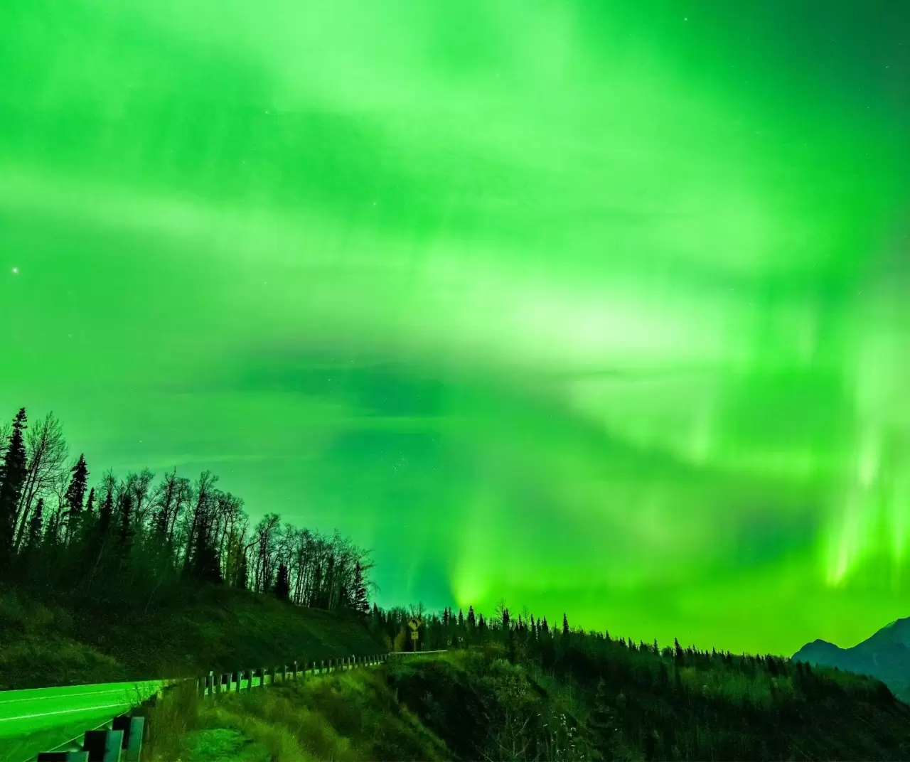 Alaska’da büyüleyici Kuzey Işıkları gecesi 3