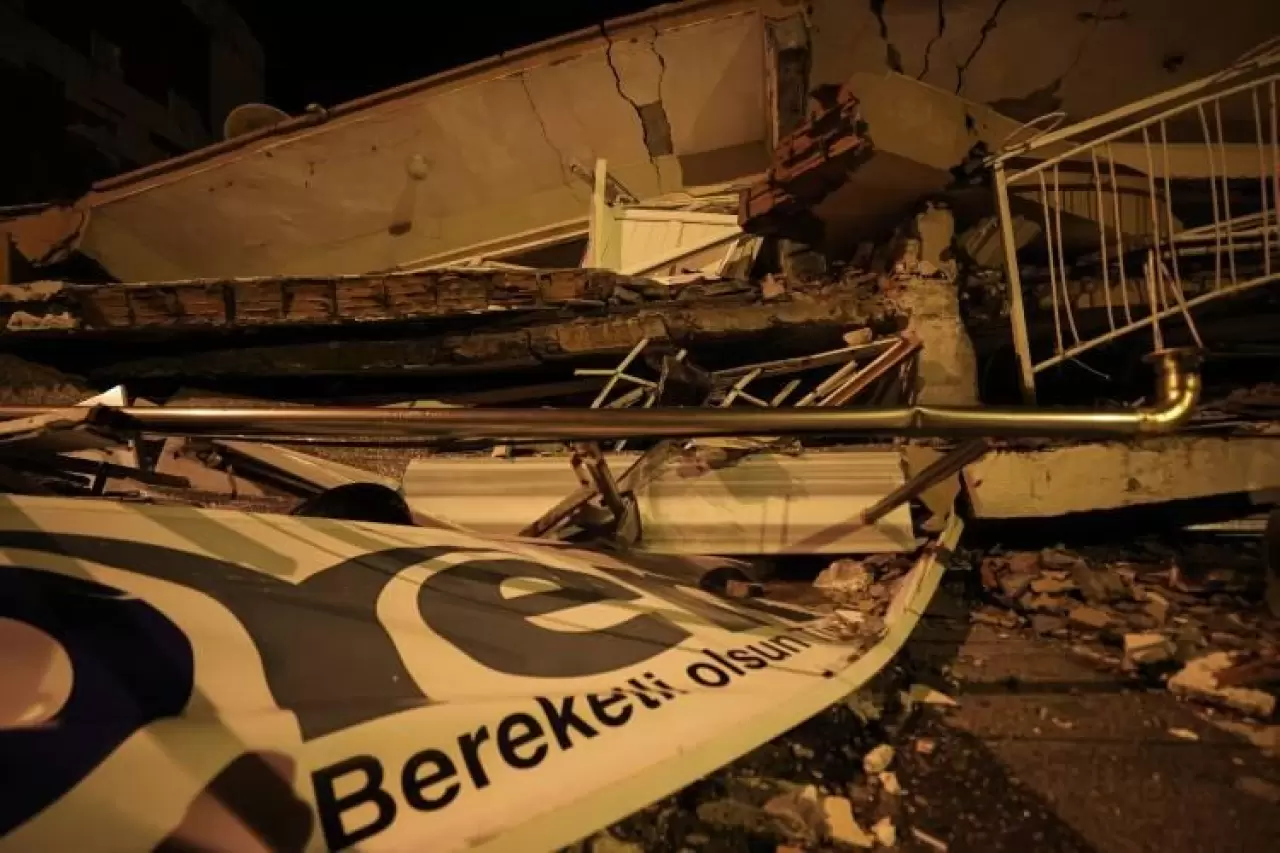 Balıkesir Sındırgı'daki depremin boyutu gün ağarınca ortaya çıktı 20