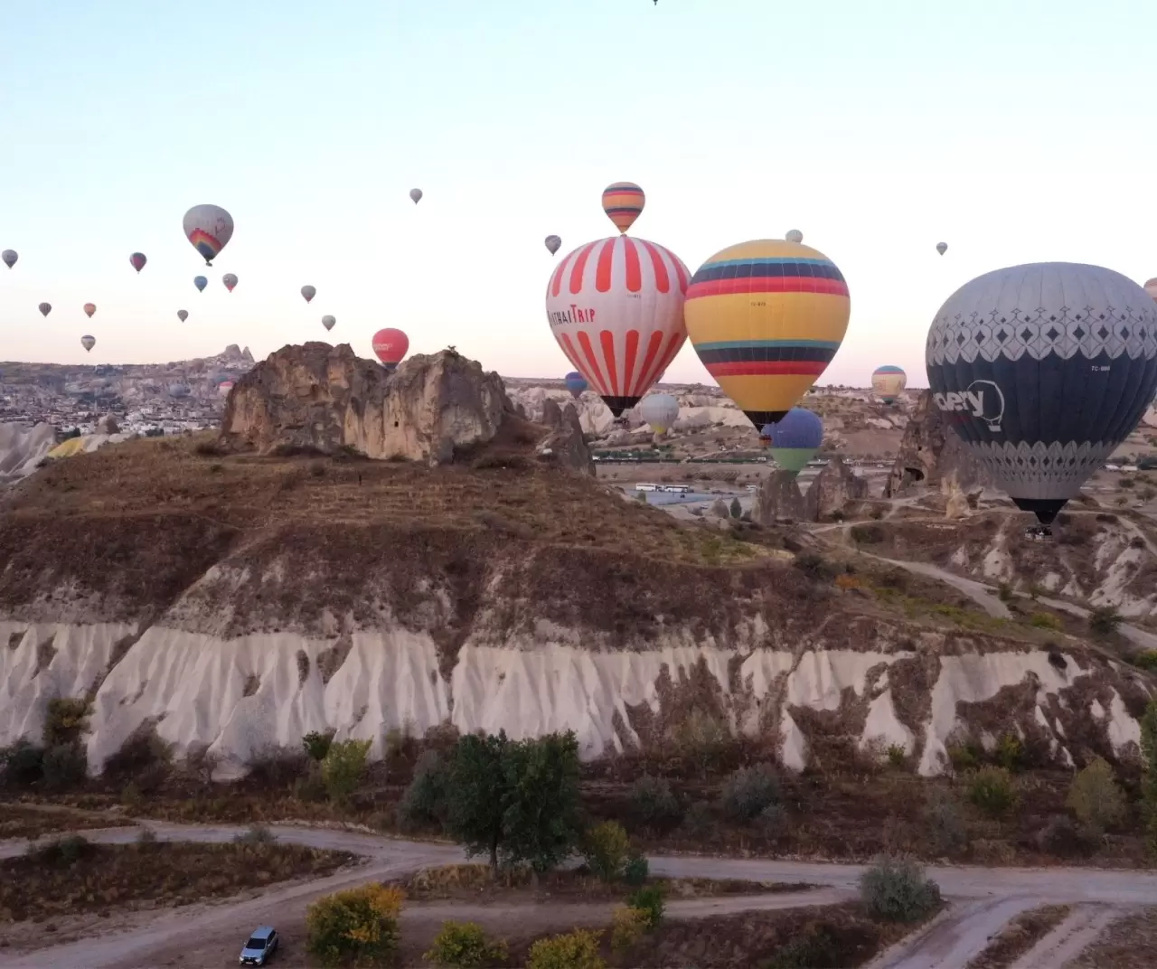 Kapadokya’da sıcak hava balonları Peribacaları üzerinde uçtu 8
