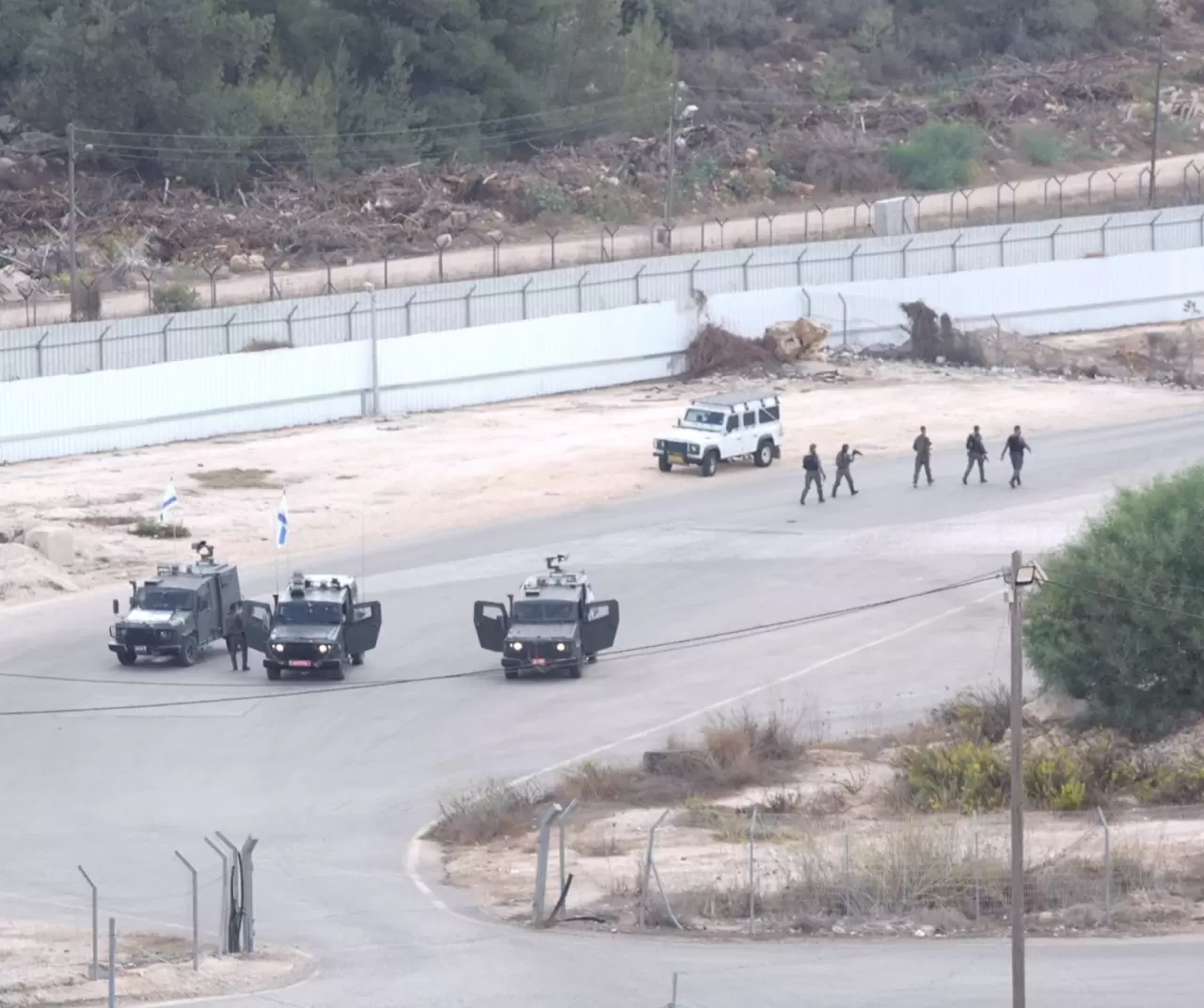 İsrail askerleri Filistinli esirlerin serbest bırakılmasını bekleyen kalabalığa müdahale etti 6