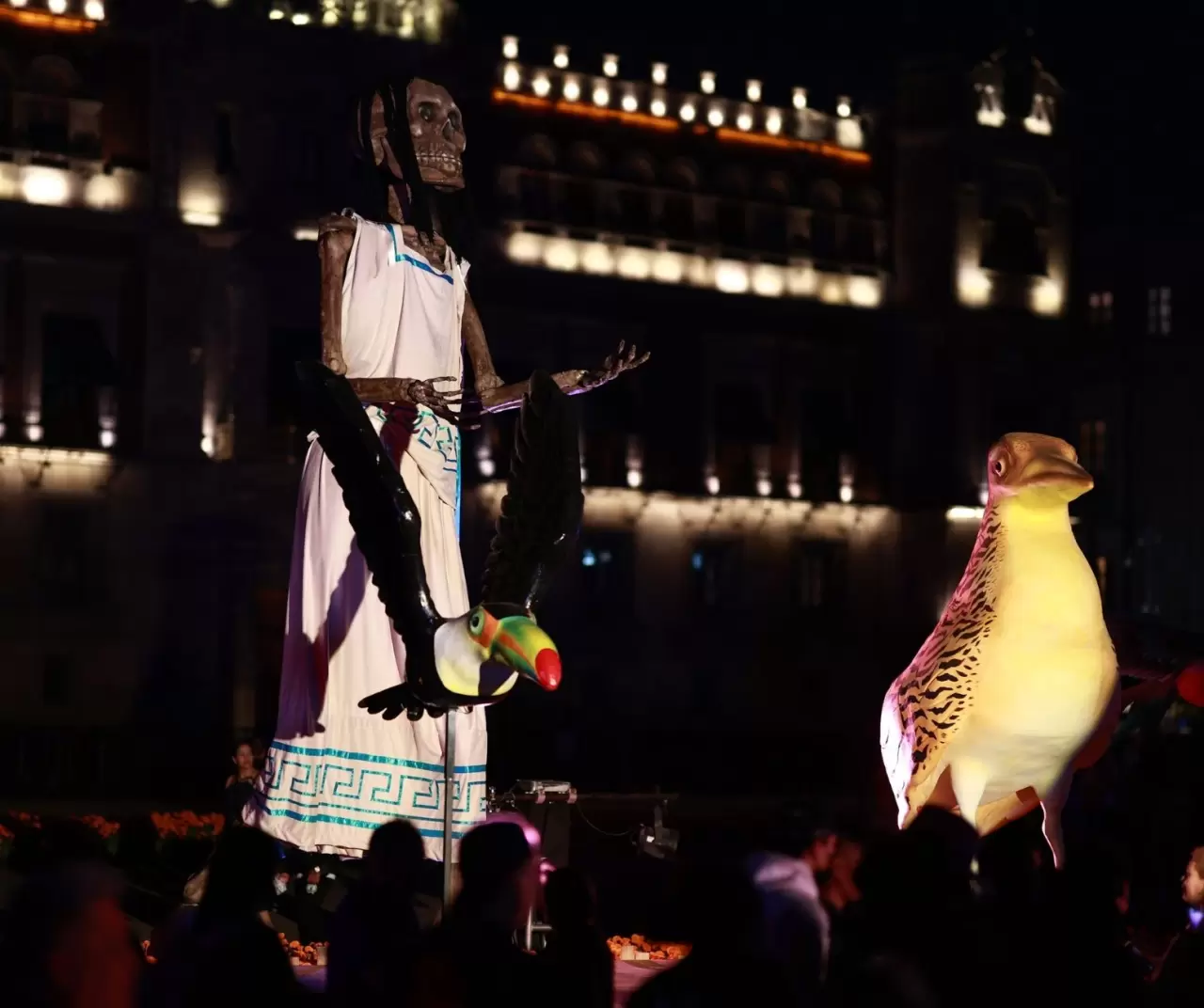 Meksika’da ‘Ölüler Günü’ festivali: Renkli iskeletler sokakları süsledi 3