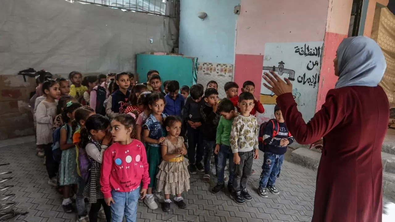 Gazze’de yıkılan okulların yerine evler sınıfa dönüştü 15