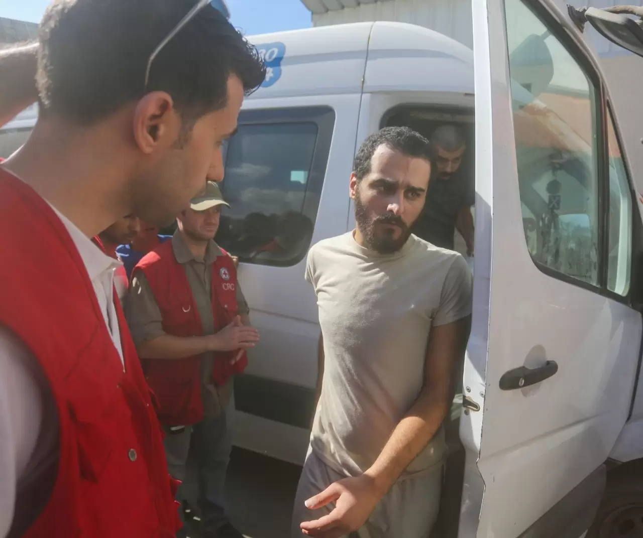 İsrail, Gazze’den alıkoyduğu 13 Filistinli esiri aylar sonra serbest bıraktı 6