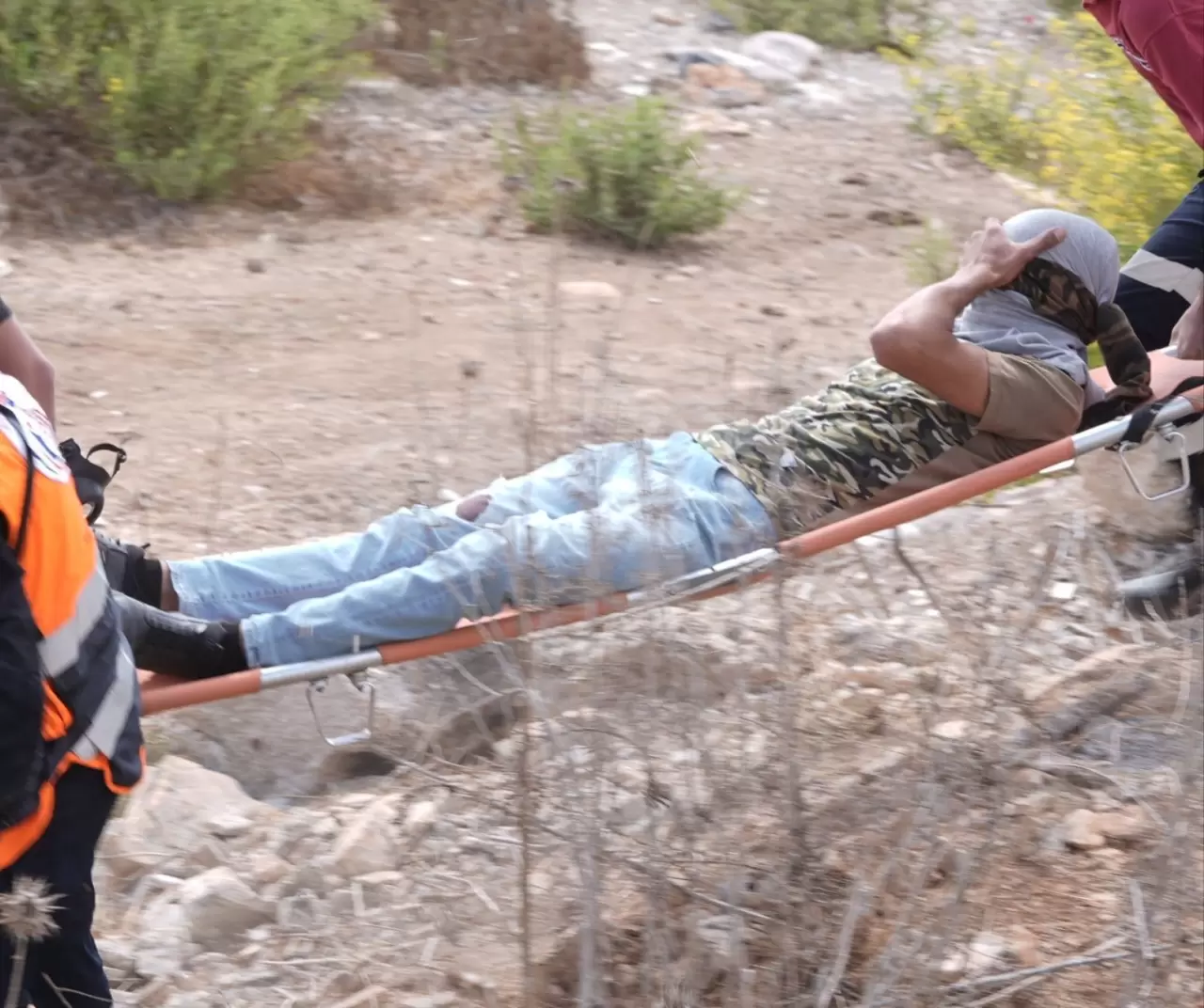 İsrail askerleri Filistinli esirlerin serbest bırakılmasını bekleyen kalabalığa müdahale etti 1