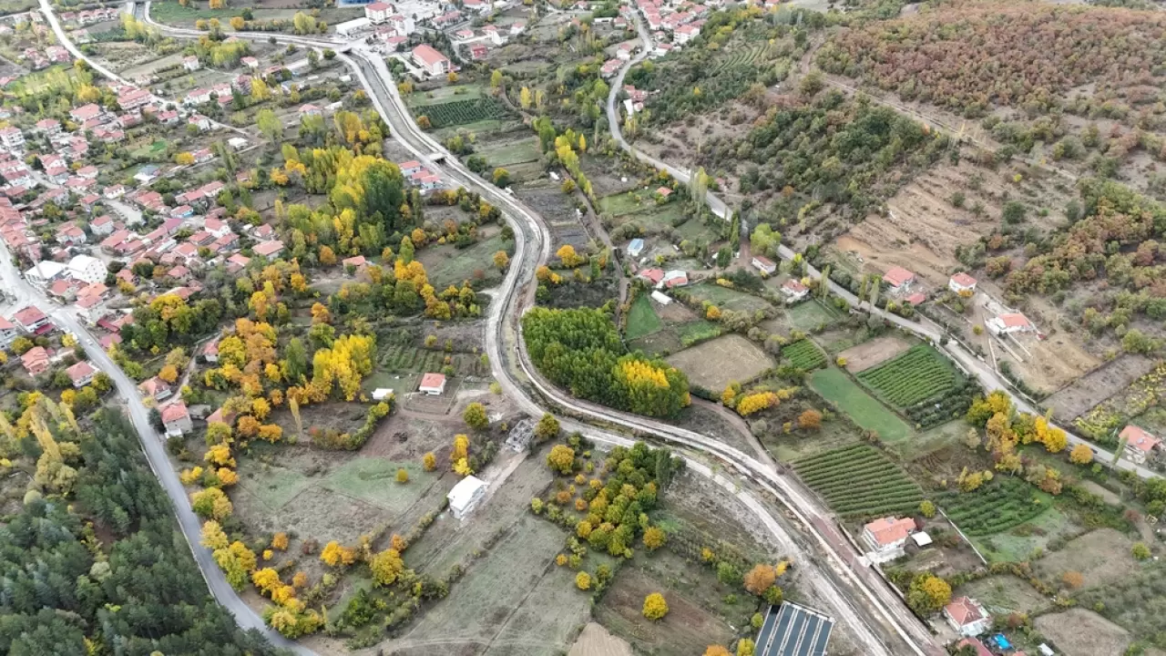 Isparta'da sonbaharın renkleri havadan görüntülendi 3
