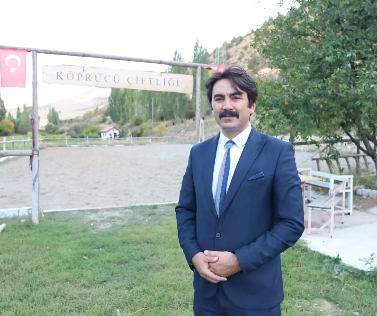 Belçika’dan yola çıktılar: Klasik otomobil tutkunları Bayburt’ta nostalji rüzgarı estirdi 8