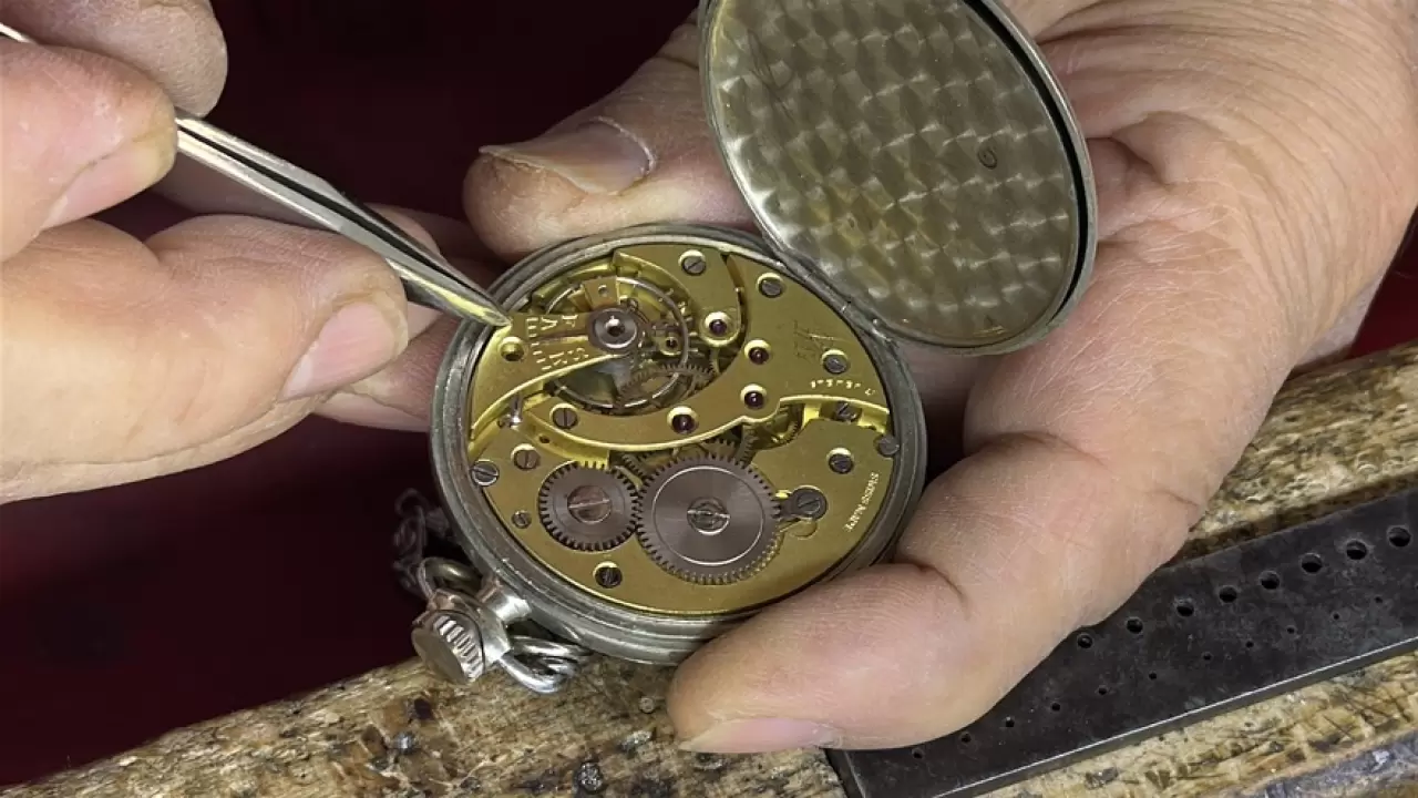 Karabüklü saat tamircisi yarım asırdır saatleri ayarlıyor 8