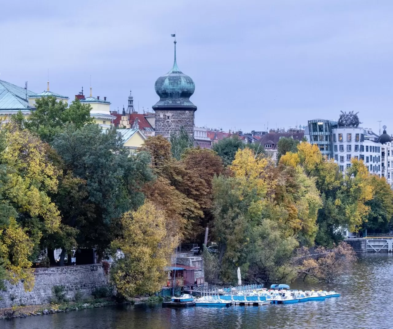 Sonbahar Prag’da büyüleyici renkler sunuyor 11