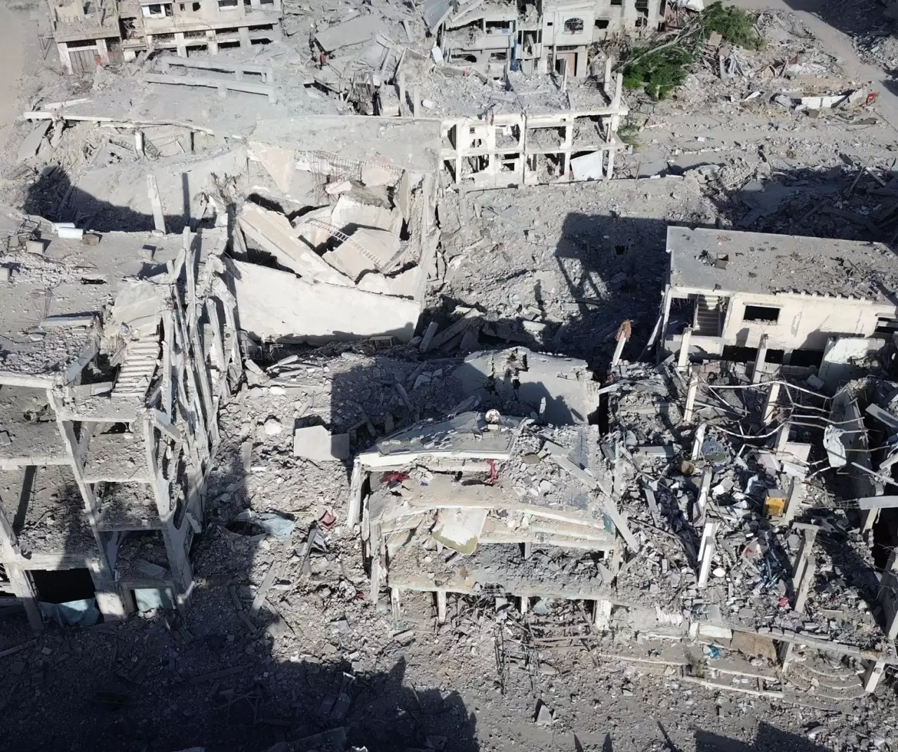 Gazze'de sağlanan ateşkesin ardından Han Yunus kentindeki yıkım havadan görüntülendi 10