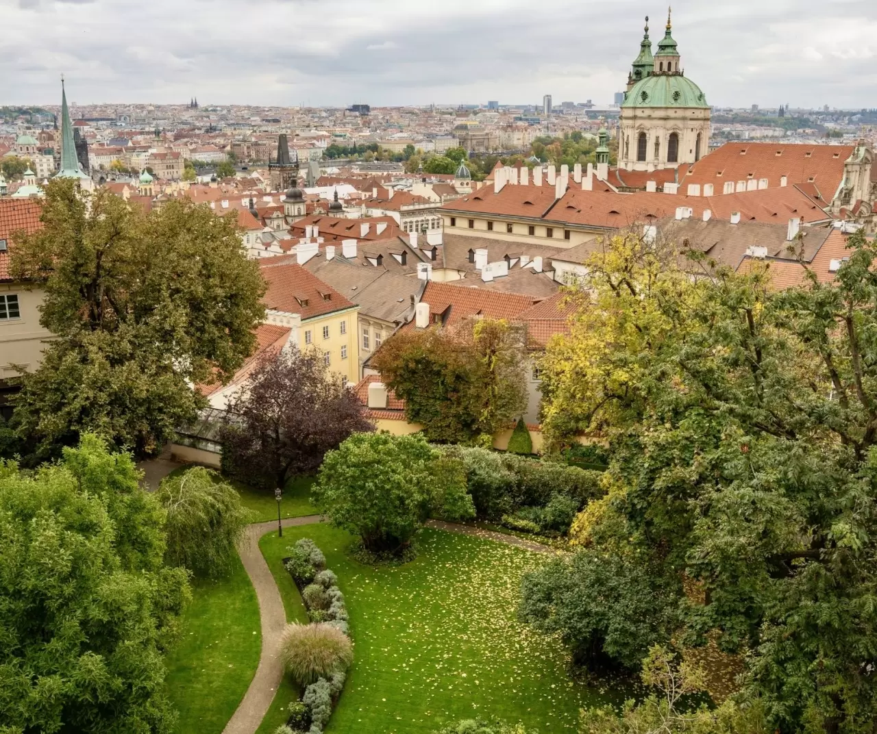 Sonbahar Prag’da büyüleyici renkler sunuyor 1