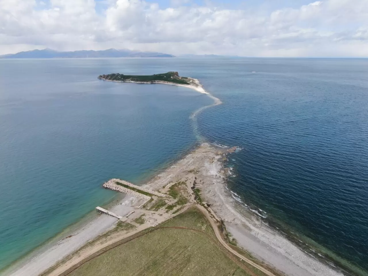 Van Gölü'nde su seviyesi düştü, antik yol ortaya çıktı 1