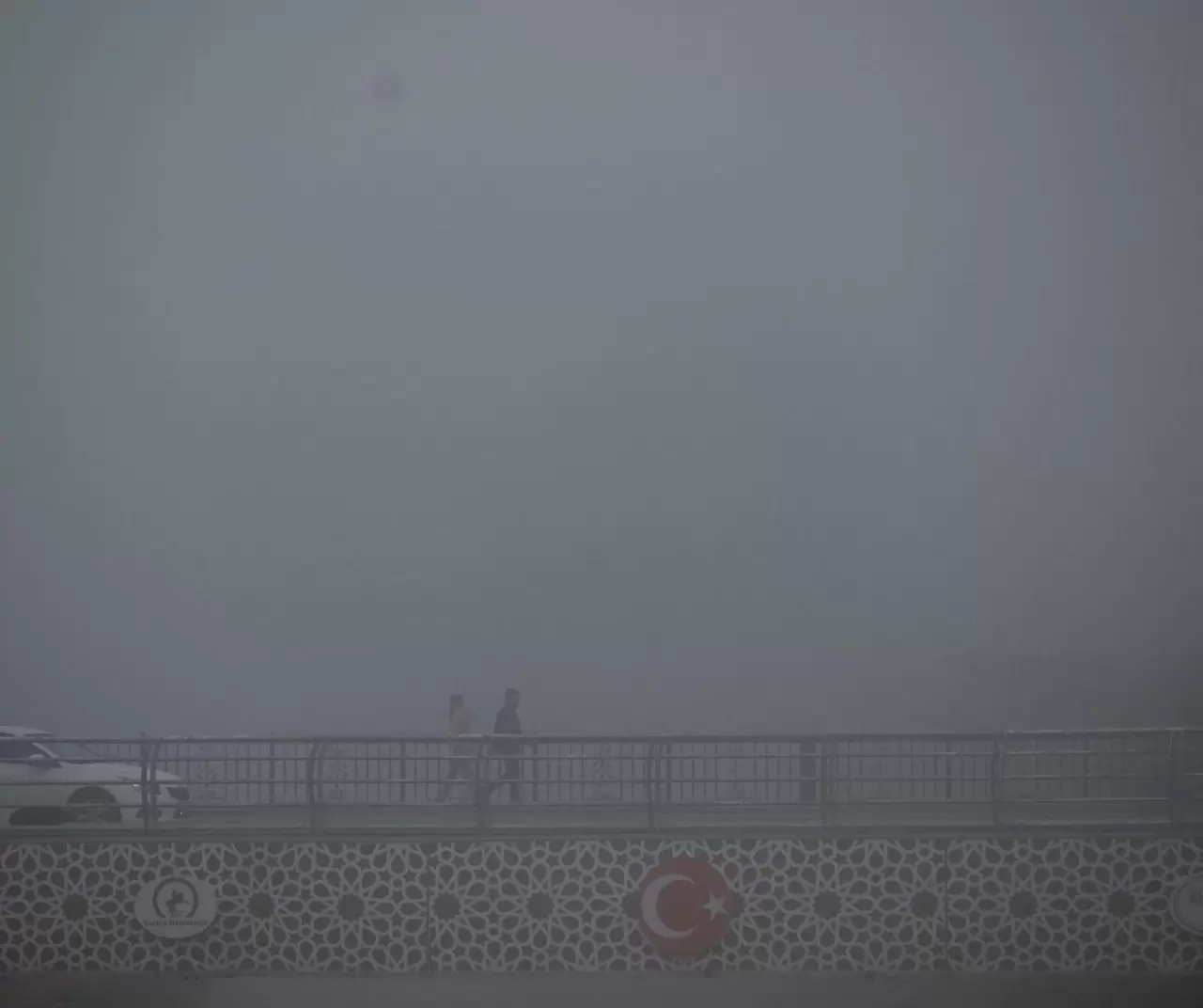 Düzce’de sabah sisleri hayatı zora soktu 2