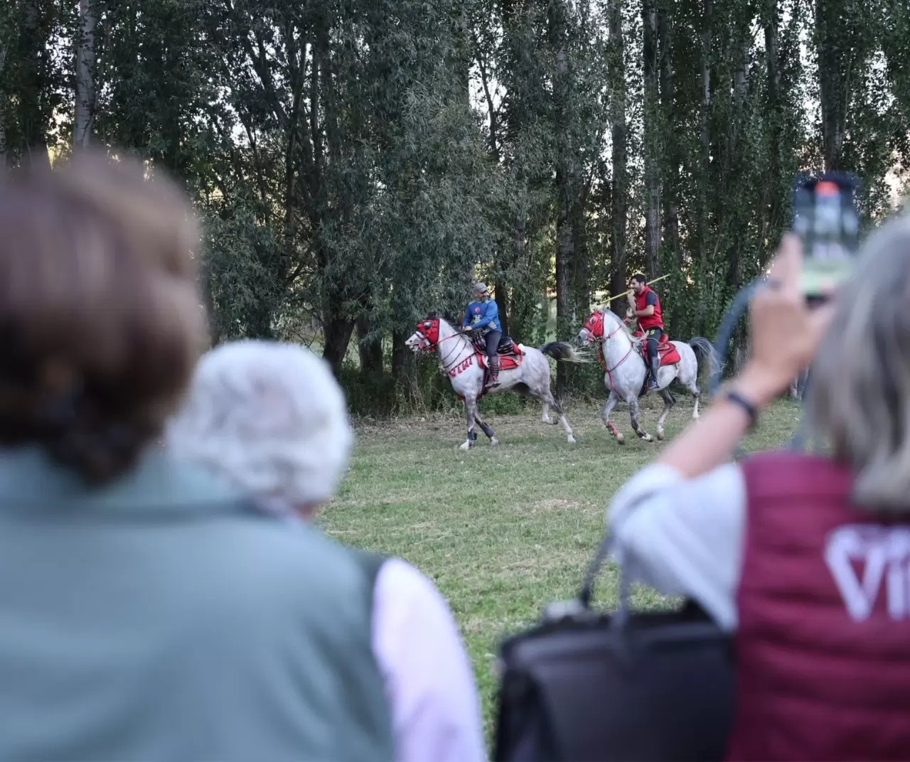Belçika’dan yola çıktılar: Klasik otomobil tutkunları Bayburt’ta nostalji rüzgarı estirdi 3
