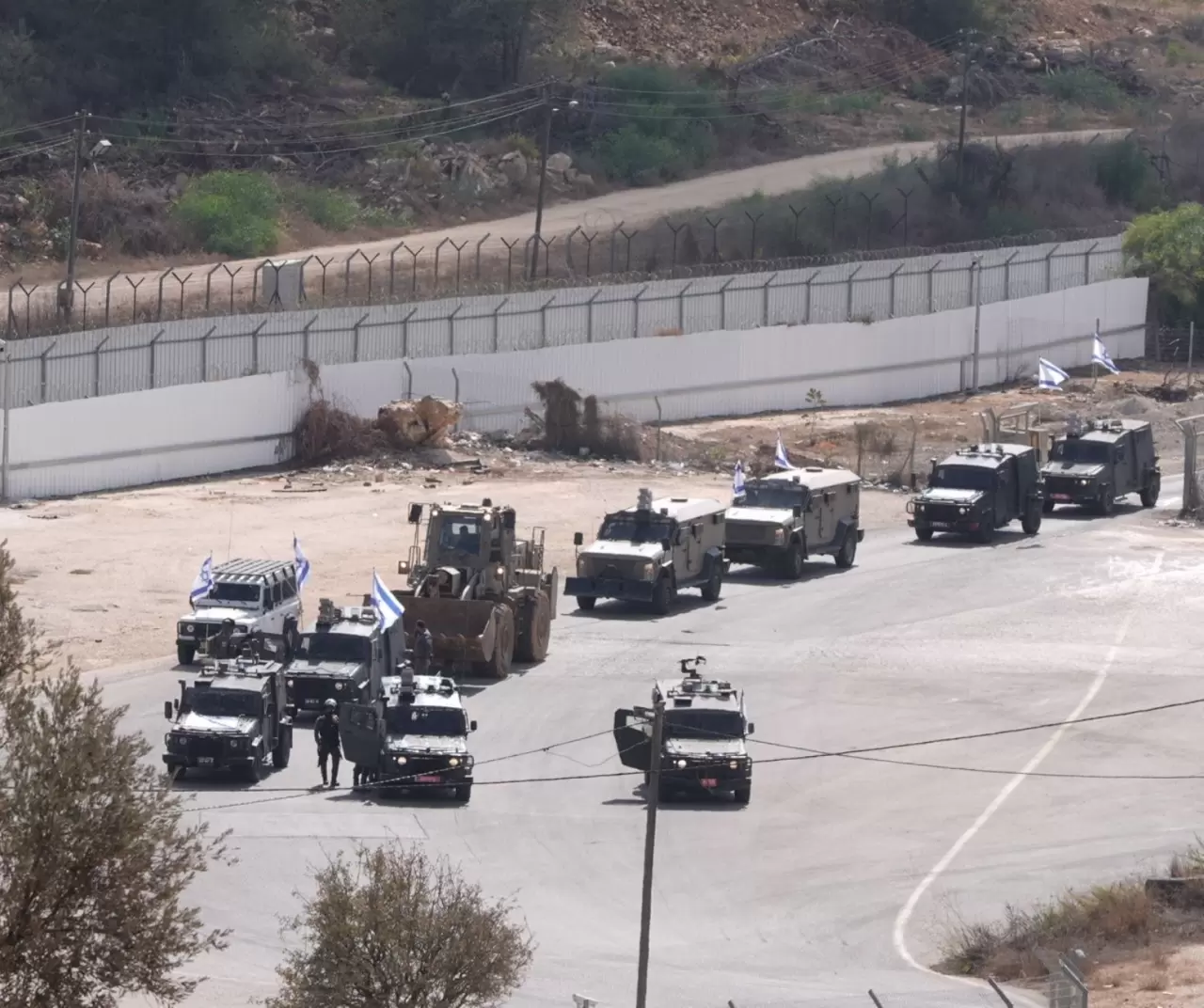 İsrail askerleri Filistinli esirlerin serbest bırakılmasını bekleyen kalabalığa müdahale etti 5