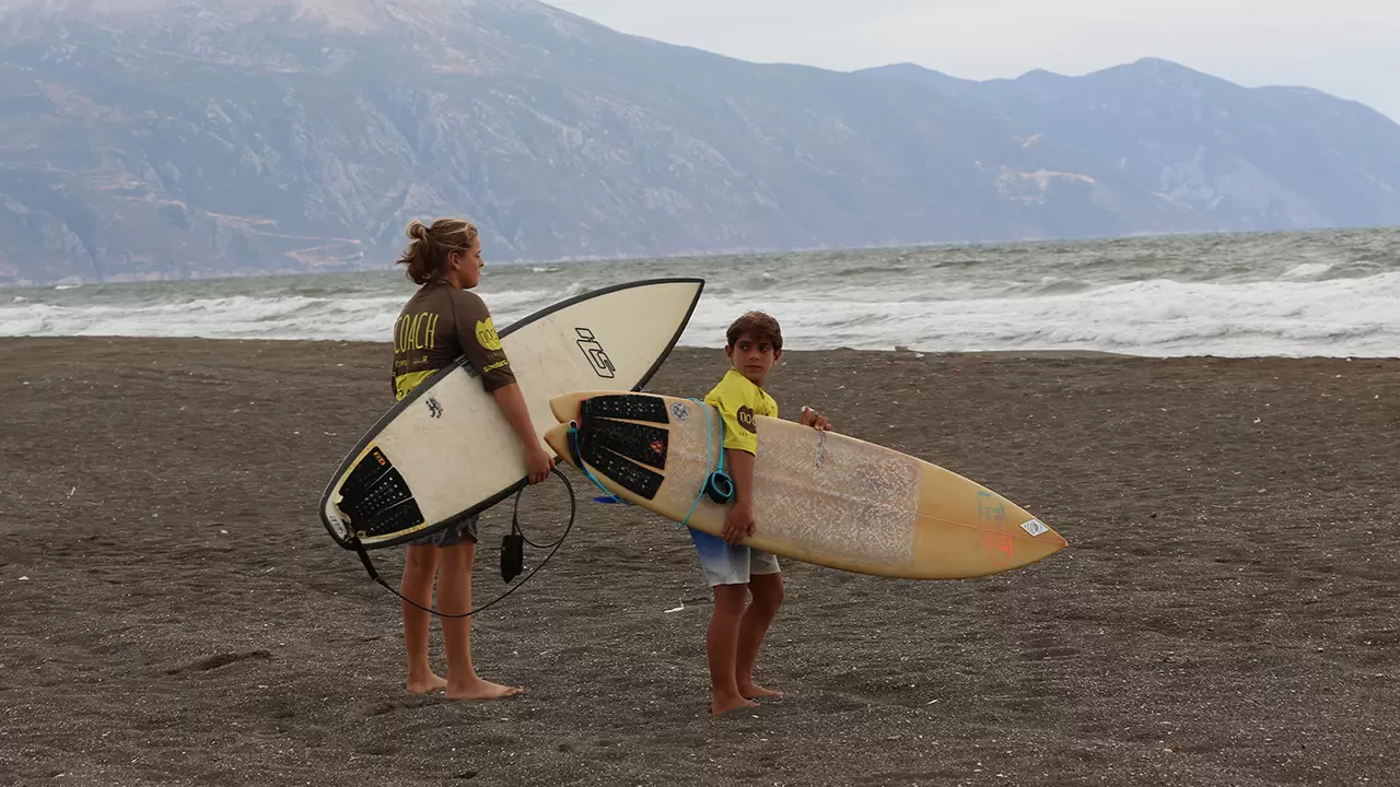 Hatay Sörf Merkezi, deprem sonrası umudu dalgalarla büyütüyor 3