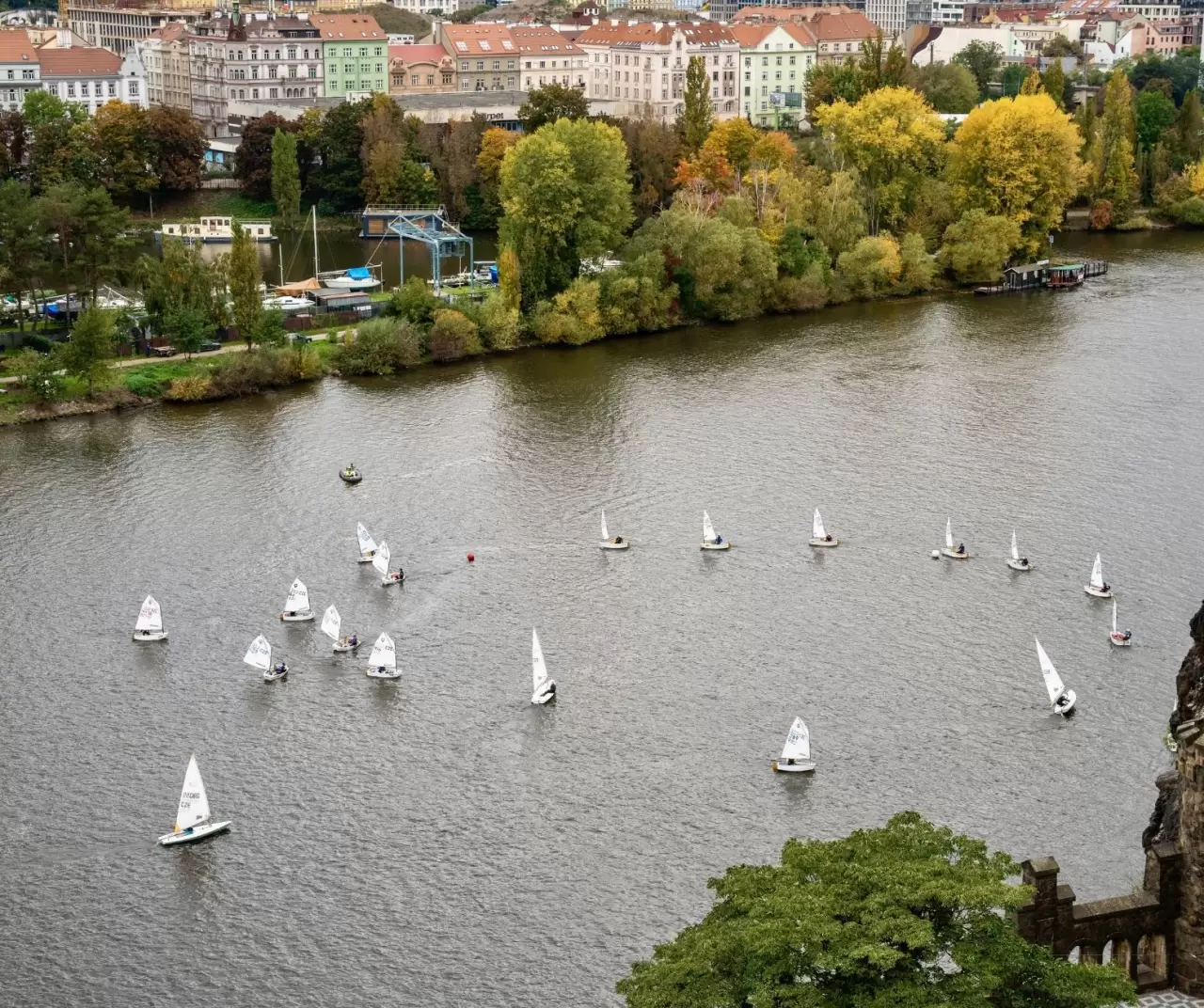 Sonbahar Prag’da büyüleyici renkler sunuyor 12