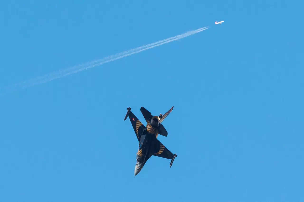 SOLOTÜRK'ten Anıtkabir üzerinde Cumhuriyet'in 102. yıl dönümüne özel uçuş gösterisi 3