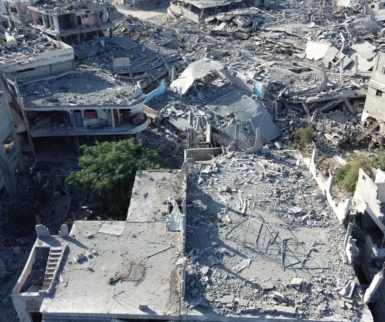 Gazze'de sağlanan ateşkesin ardından Han Yunus kentindeki yıkım havadan görüntülendi 5