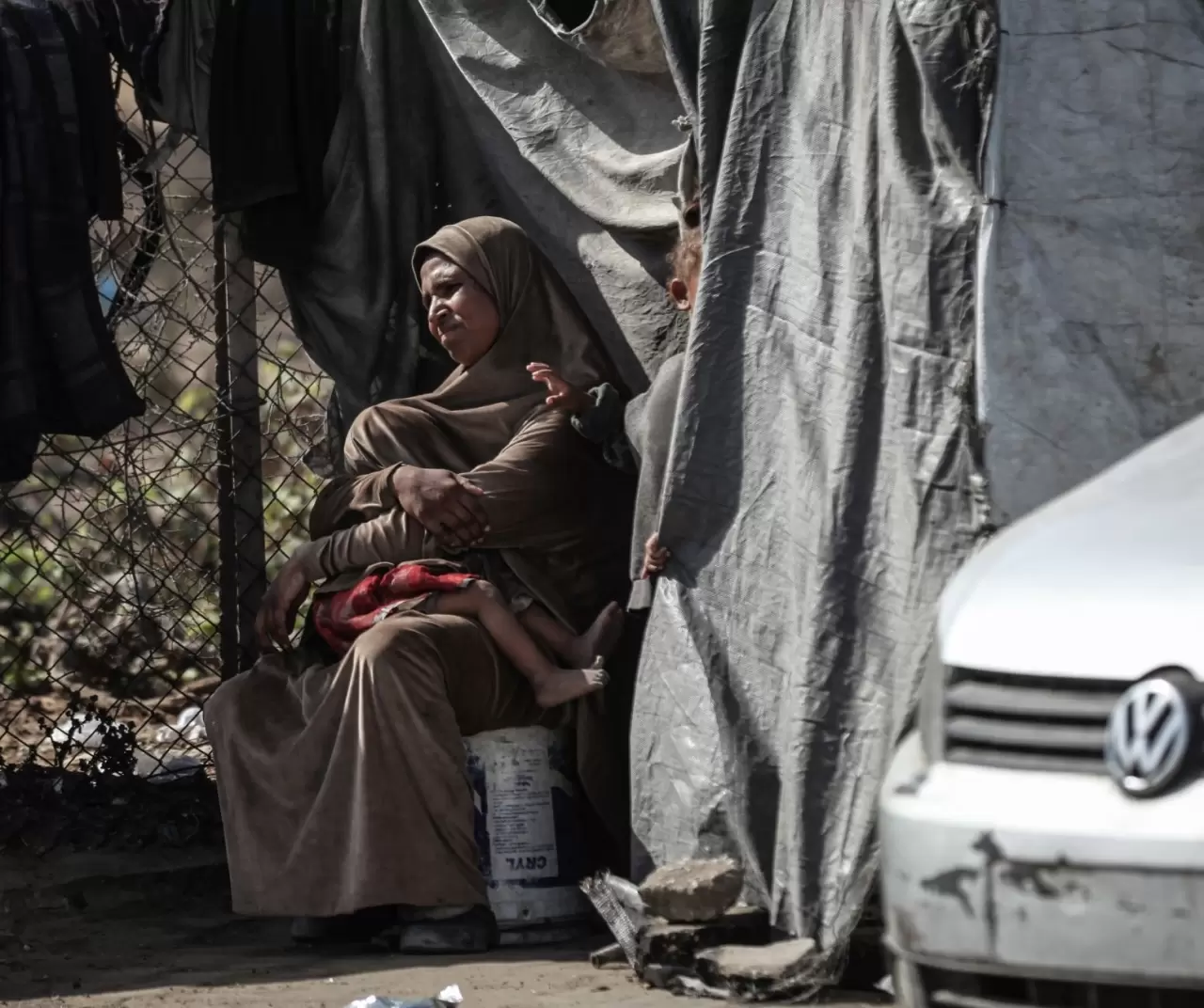 Gazze’de hayatta kalma mücadelesi: Filistinliler En-Nuvari Tepesi’nde çadırlara sığındı 2