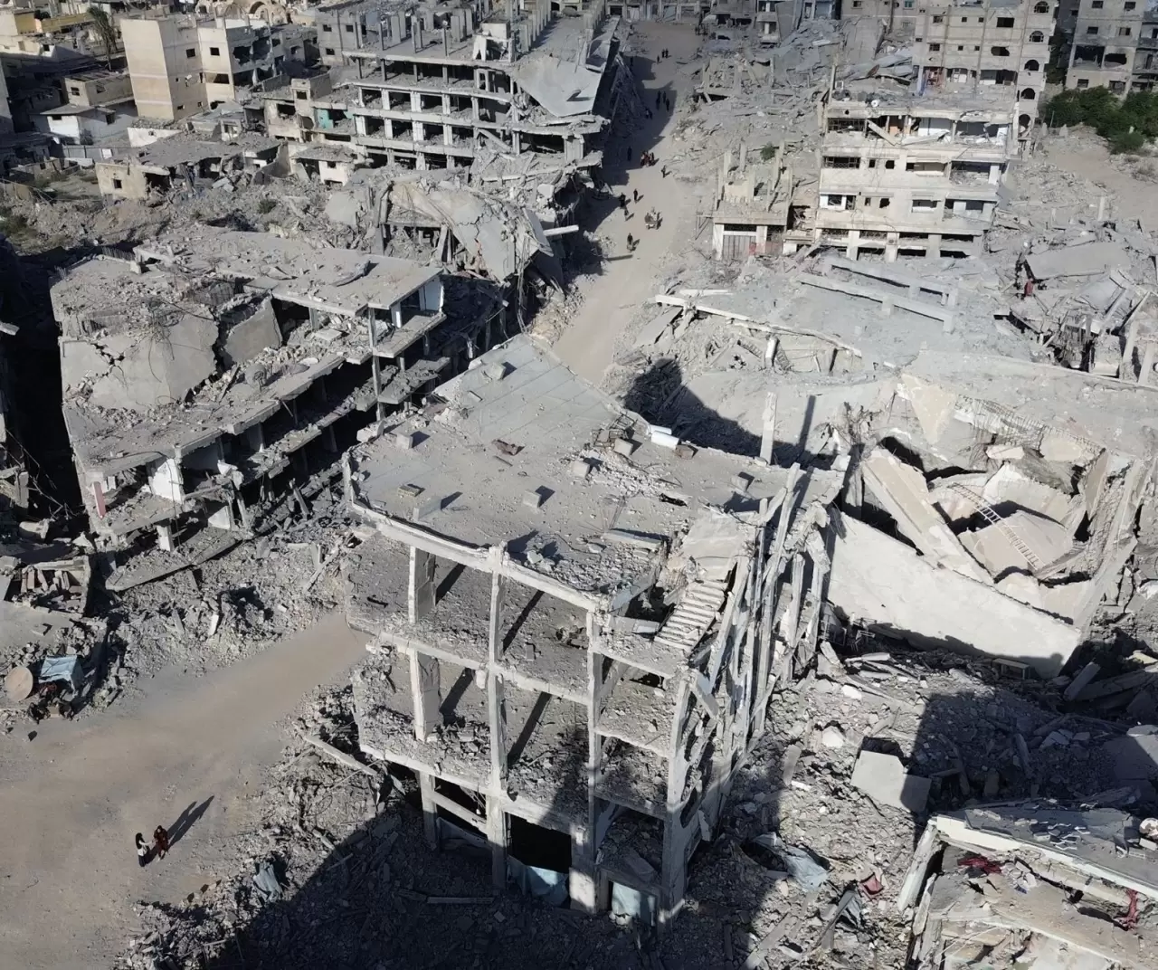 Gazze'de sağlanan ateşkesin ardından Han Yunus kentindeki yıkım havadan görüntülendi 3